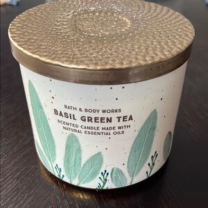 Bath & Body Works White and Green Botanical Candle